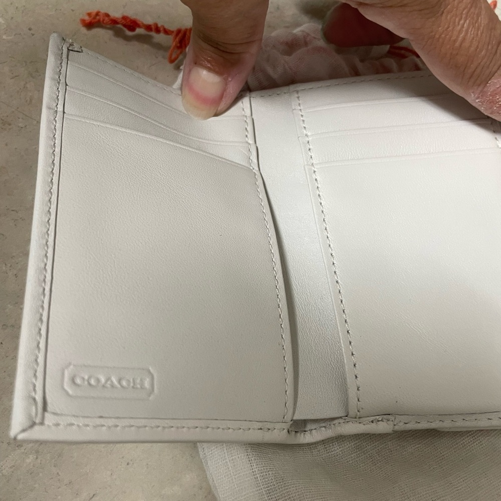 Vintage Coach Blue and White Women's Wallet - Picture 3 of 5